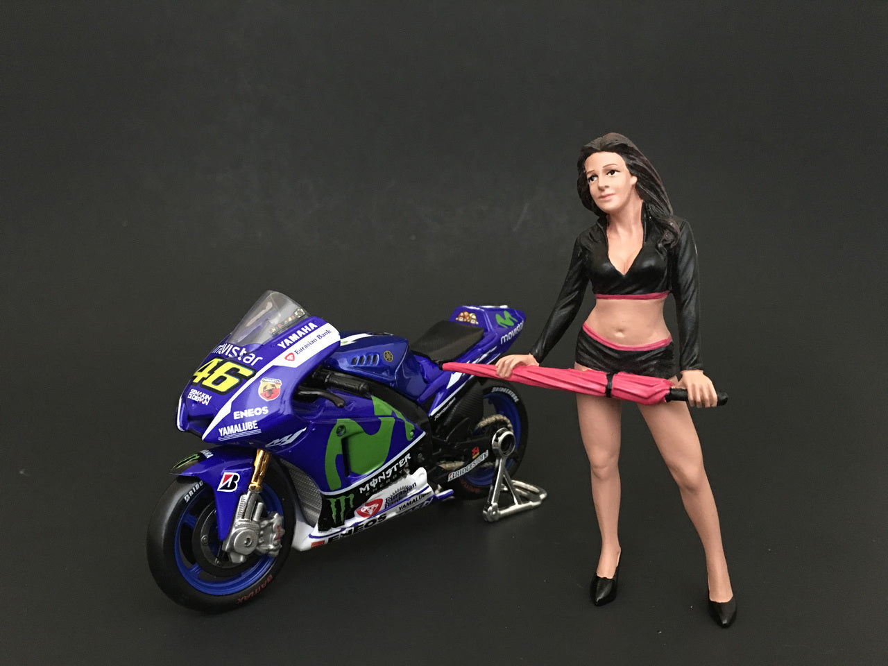 Umbrella Girl I Figure For 1:24 Scale Models by American Diorama  free shipping USA